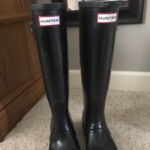 Women’s Hunter Boots with boot socks- size 6 F